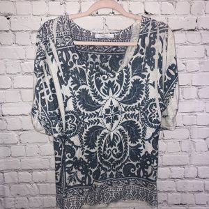 3/$21 🌸  Silver metallic tunic shirt